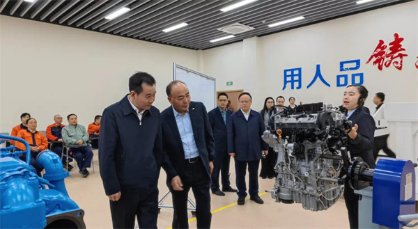 南充市委常委、组织部部长黄志权调研指导南充吉利创新平台和产业人才队伍建设工作.jpg 南充市委常委、组织部部长黄志权调研指导南充吉利创新平台和产业人才队伍建设工作.jpg